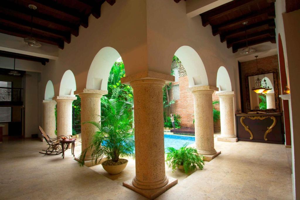San Pedro Hotel 4*